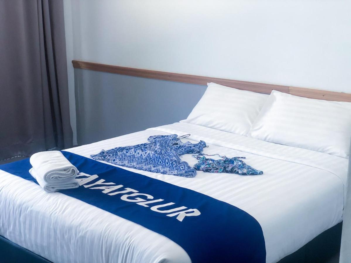 Glur Phuket Patong Beach Экстерьер фото
