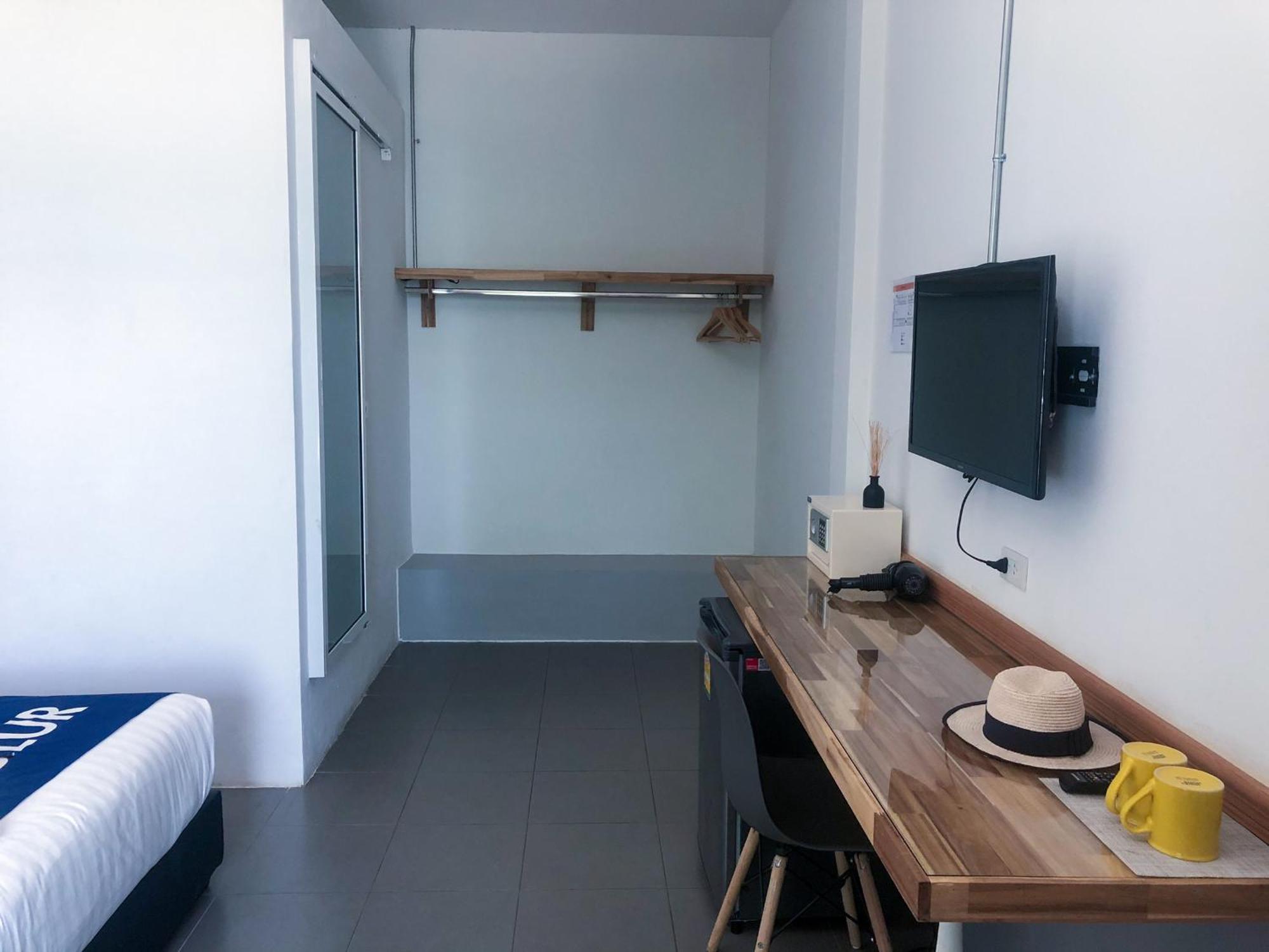 Glur Phuket Patong Beach Экстерьер фото