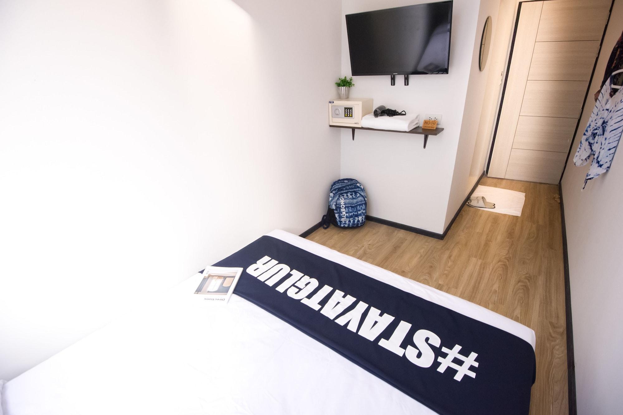 Glur Phuket Patong Beach Экстерьер фото