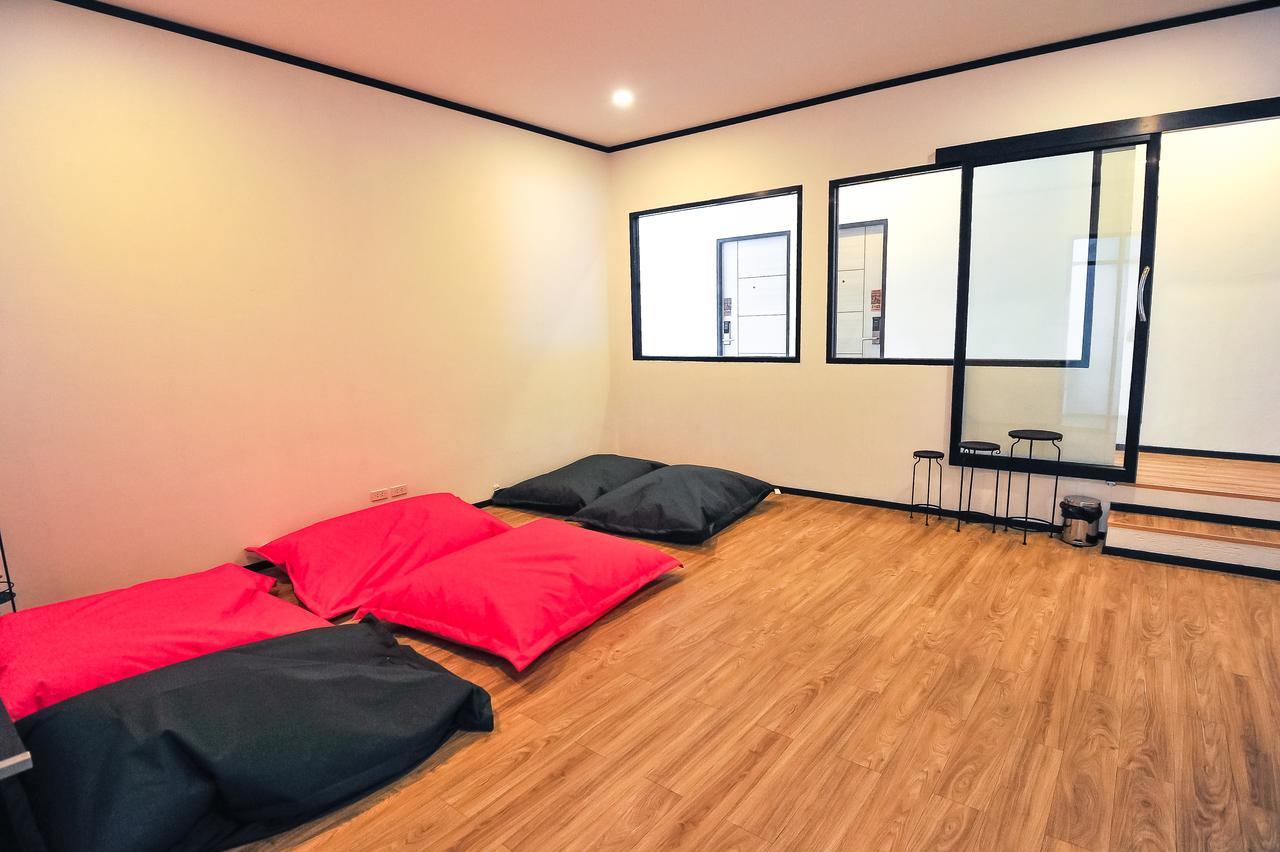 Glur Phuket Patong Beach Экстерьер фото